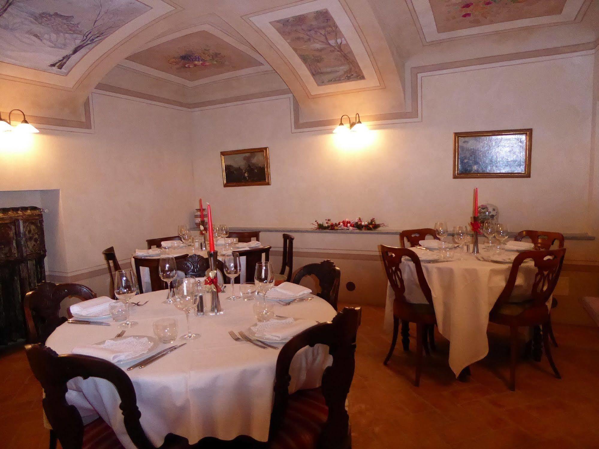 Antica Locanda San Pietro Govone Exterior photo
